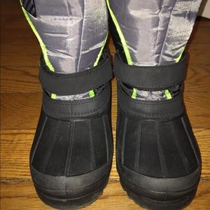 Boys snow boots